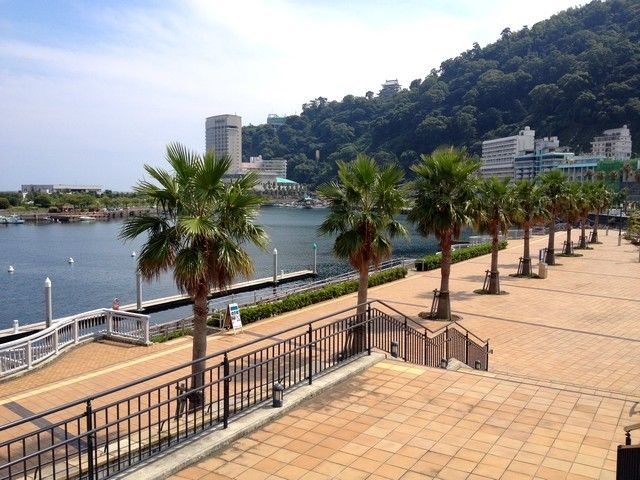 東京から最短45分の立地にありながら、手軽にリゾート気分を味わえる熱海☆