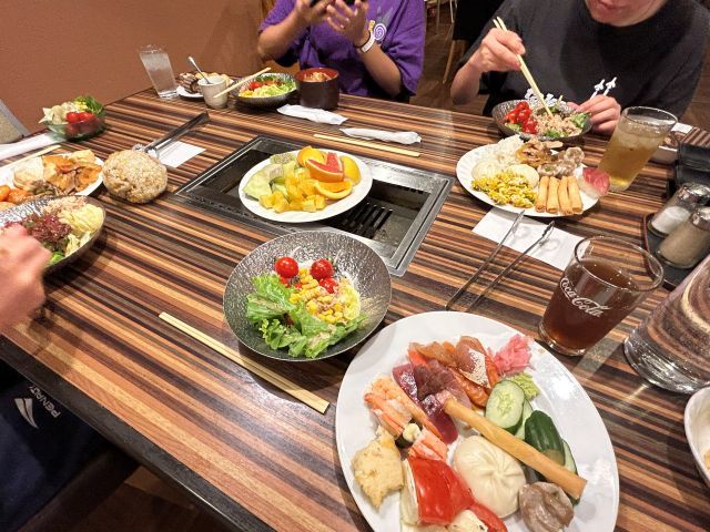 休日もバイキングのお料理を召し上がっていただけます！おいしいと評判です！！