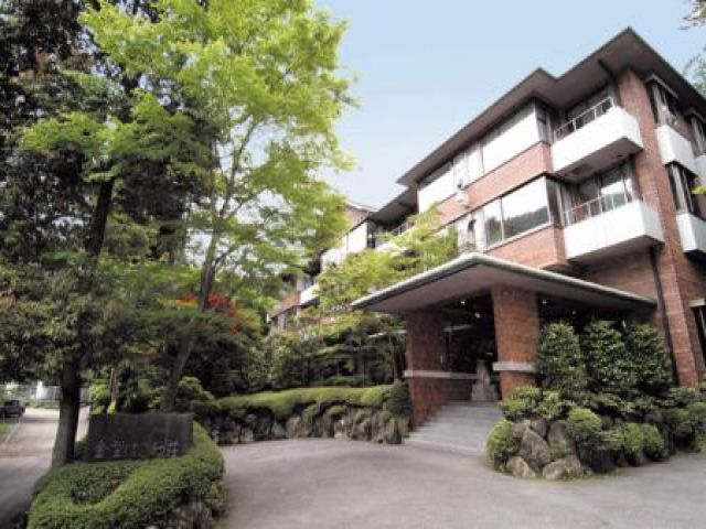 小涌谷駅から徒歩10分、人気の保養所です！