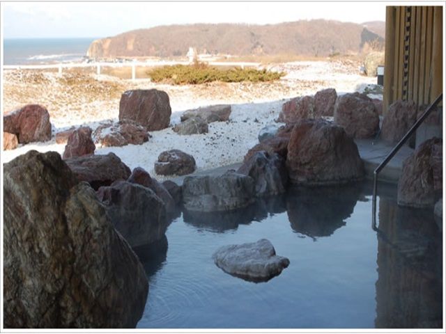 温泉入れます！開放的な露天風呂からは…太平洋☆