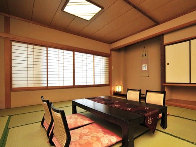 客室のお布団の上げ下ろしなどをメインにお仕事して頂きます！