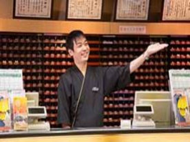各職種でスタッフさんが活躍中！幅広い年齢層のスタッフさんが勤務中ですよ～
