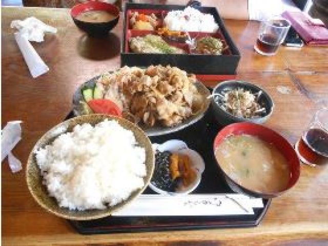 グルメな方にはお薦め！！　箱根には各地においしい飲食店が多くありますので、名店巡りもＯＫ！