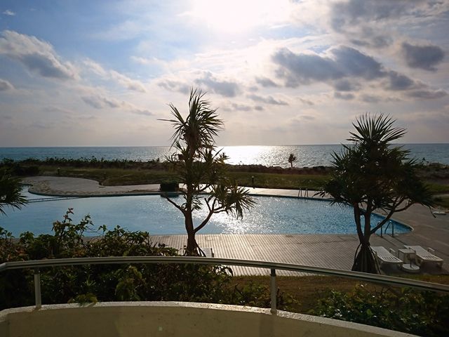 ホテル＆寮の目の前は海！！！最高のロケーション♪満喫できること、まちがいなし！？