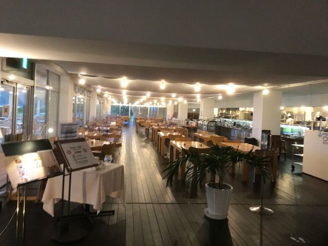 日本の渚百選に選ばれたイーフビーチが目の前のホテル★穏やかな雰囲気のレストランです