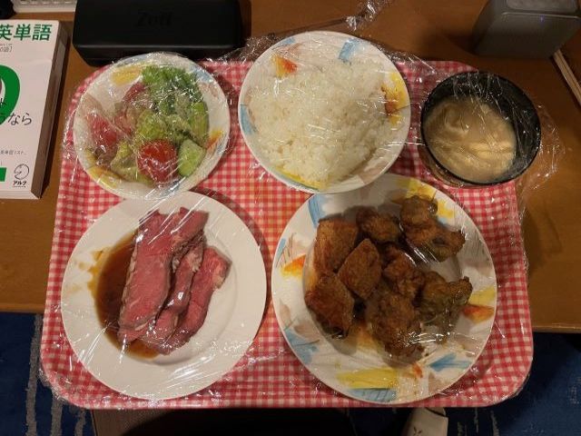 まかないはこんな感じ！バランスよく食べられて仕事もがんばれそうです♪
