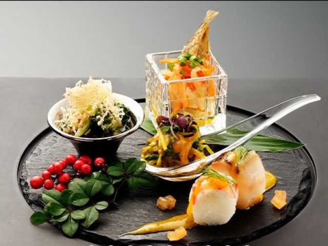 こんなお食事を扱って頂きます♪