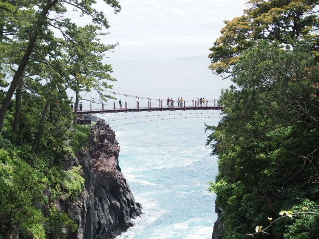 スリル満点の絶景スポットの門脇吊り橋もすぐそこ！