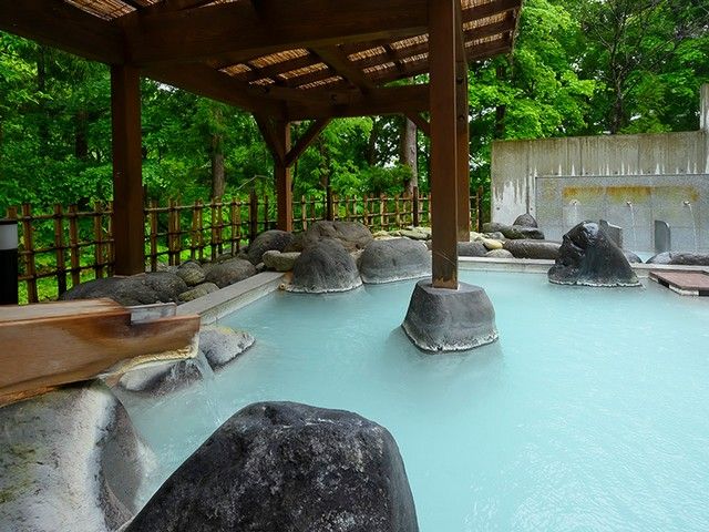 館内の温泉大浴場に入り放題です