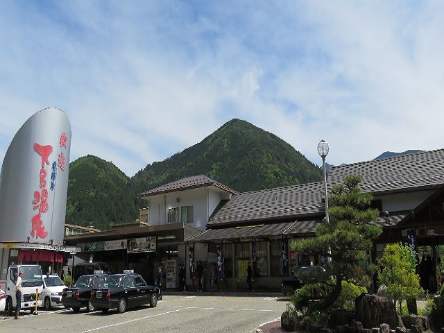 ホテルから下呂駅までは徒歩で約5分！下呂温泉は海外のお客様や学生などにも人気な温泉地です☆