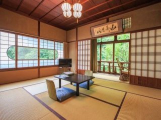 【老舗旅館/仲居】接客スキル＆語学力を磨きたい方、必見！生活環境も◎