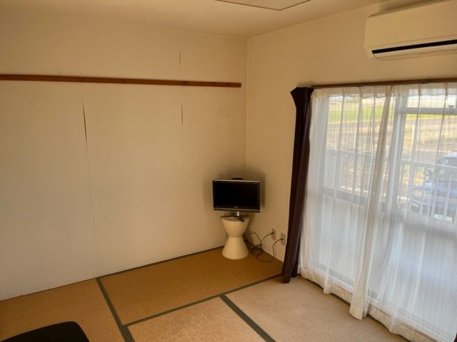 部屋内に冷蔵庫・ミニキッチン・電子レンジ・洗濯機があるので、とても便利です！