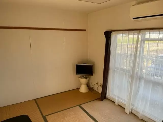 寮は１Rで快適！冷蔵庫・ミニキッチン・電子レンジ・洗濯機・揃っており便利♪