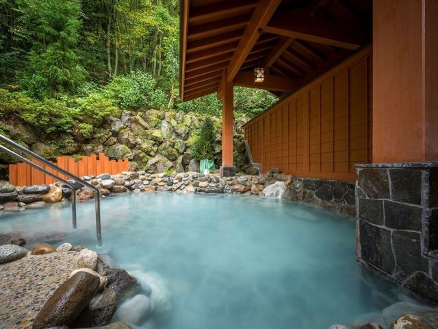 温泉もオススメ！日によって湯の花が咲いたり｢うすい琥珀｣｢白濁｣｢透明｣と種類も豊富です！