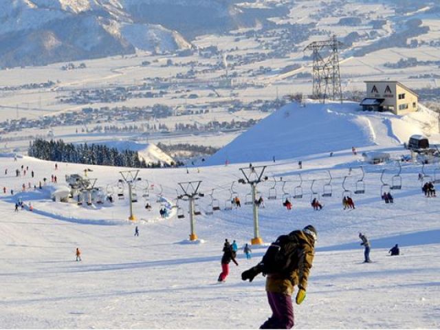 八海山を一望☆眺望抜群のゲレンデは滑走すると気持ちイイ～♪♪