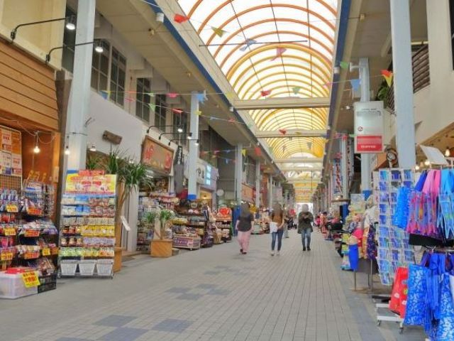 バスで買い物可能です。