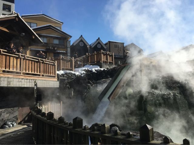 草津温泉のランドマーク☆湯畑☆国内外多くの観光客で賑わいます♪