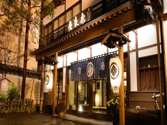 草津を代表する老舗の旅館です☆