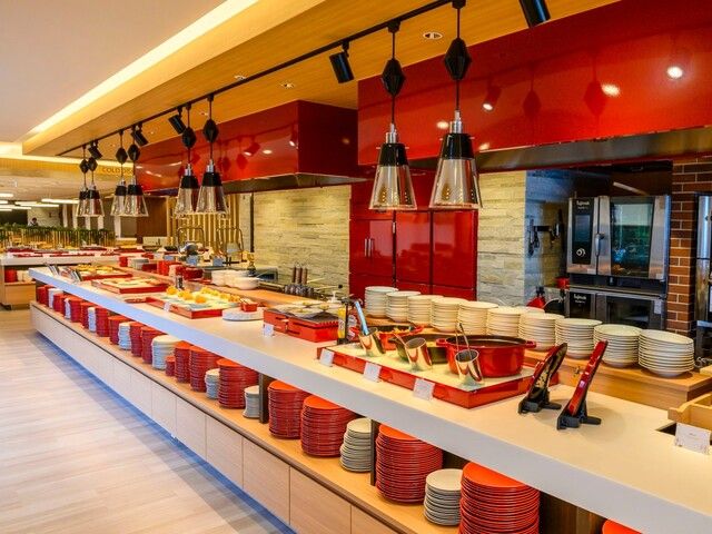 和洋約９０種類が楽しめるビュッフェレストラン♪