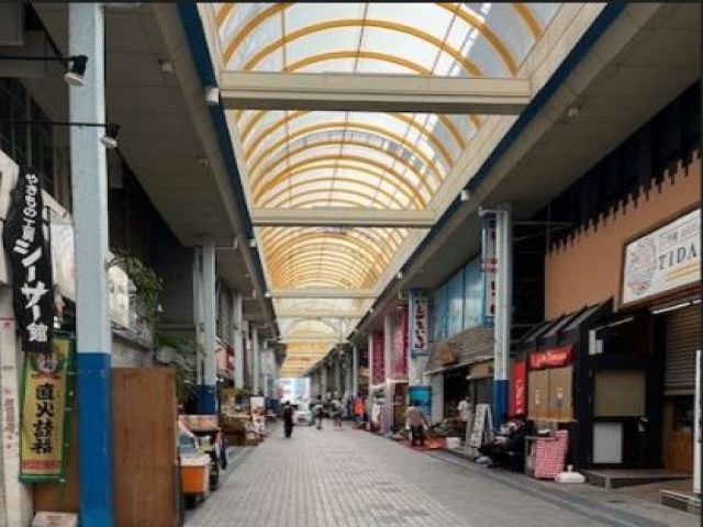 お休みの日は是非、買い物スポットへ。現地の生活も垣間見えますよ！