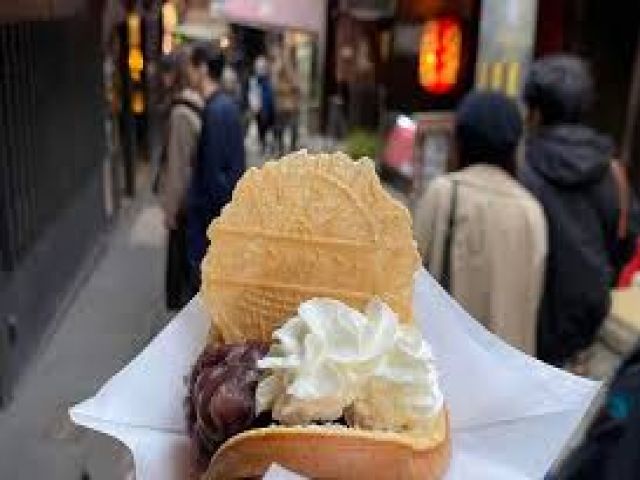 食べ歩きもできますよ！