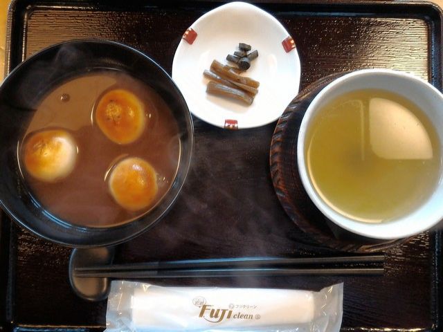 お腹が減ったら、茶屋で一服