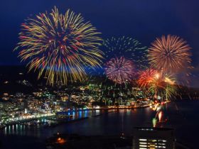 定期的に花火大会も開催！