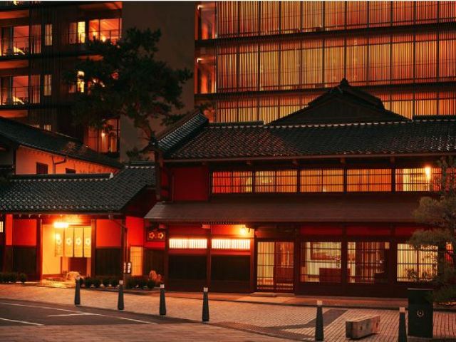 山代温泉の中心地にある「超」が付くほど有名旅館!!三大都市からのアクセスも抜群です!!