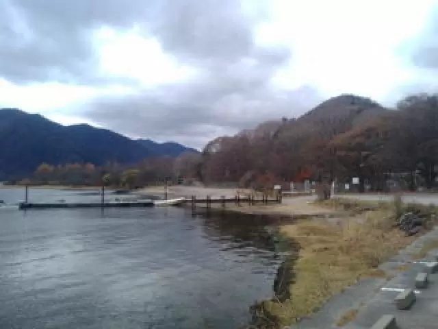 中禅寺湖のほとり