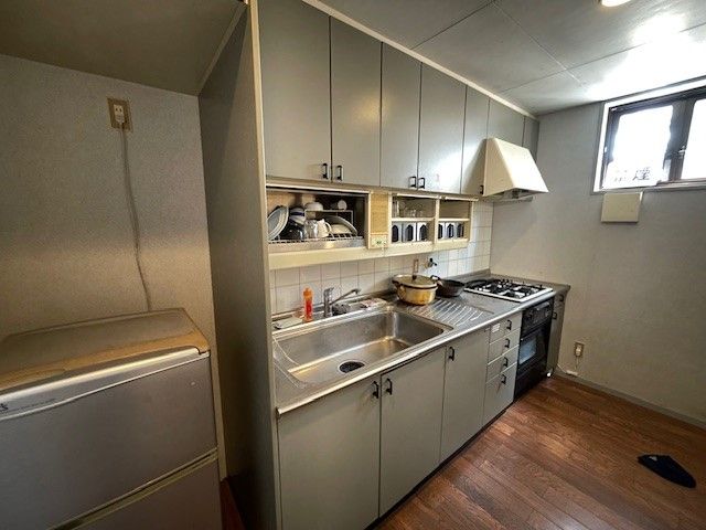 共有部のキッチンです☆
調理器具もある程度揃っているのが自慢◎
