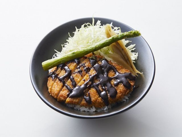 せっかくだし、グルメも堪能下さいませ。