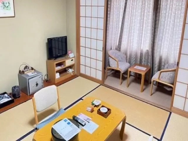 館内客室寮のキレイなお部屋なので初めてのリゾバで不安な方も安心できます!!温泉も入れます◎
