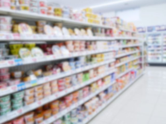 スーパーや家電量販店、おいしいご飯屋さんも周辺にあり生活に便利です♪