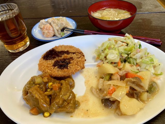 食事は1日3食付き！
従業員食堂でご飯を食べて頂きます☆