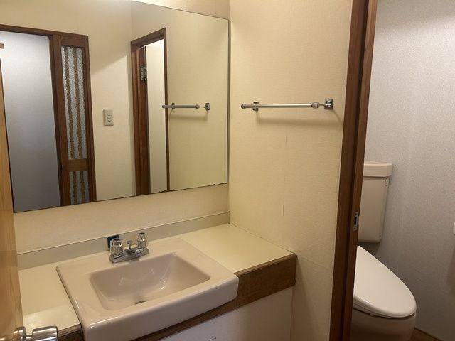 寮は室内にトイレもお風呂もキッチンも付いている1Rのマンションタイプです！