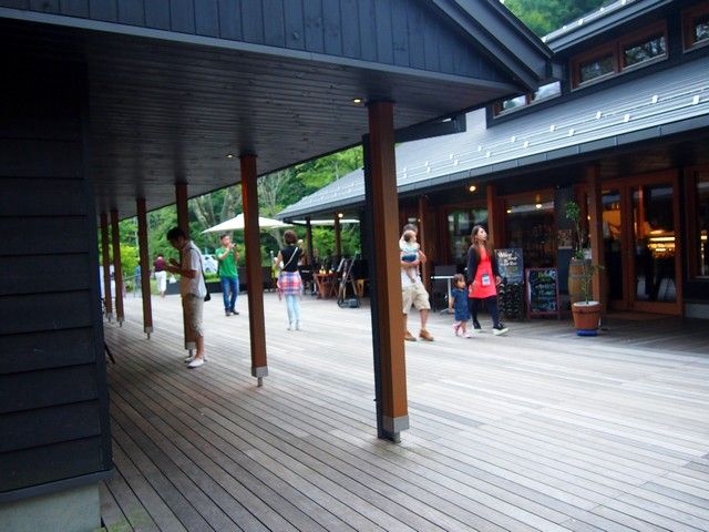 軽井沢はお洒落な飲食店がたくさん☆お休みの日は周辺の観光も楽しんでみてくださいね♪