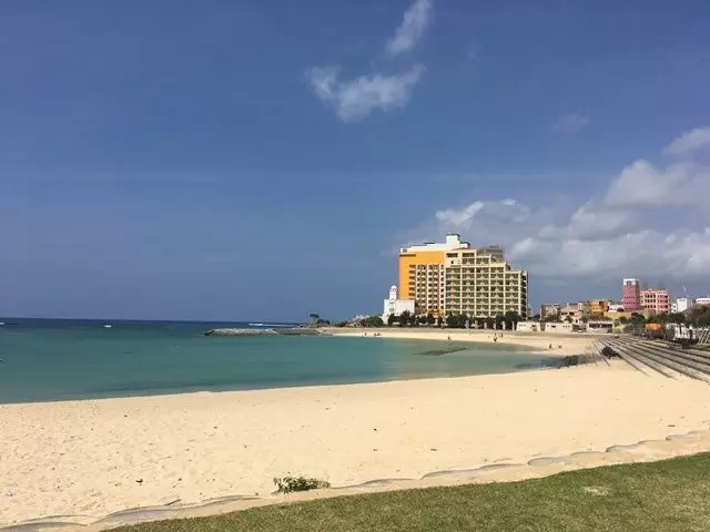 本島北部、南部へのアクセス可能！人気の北谷エリアへも近いです♪
