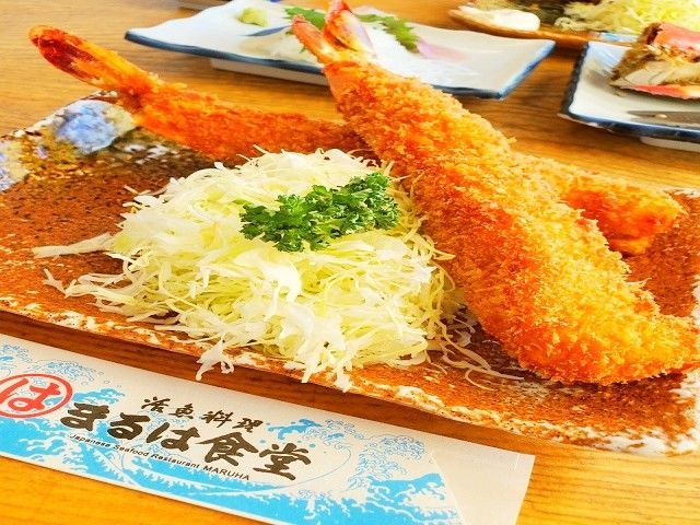 名物はジャンボエビフライです！
飲食店なのでリゾバが初めての方にも働きやすい環境です！