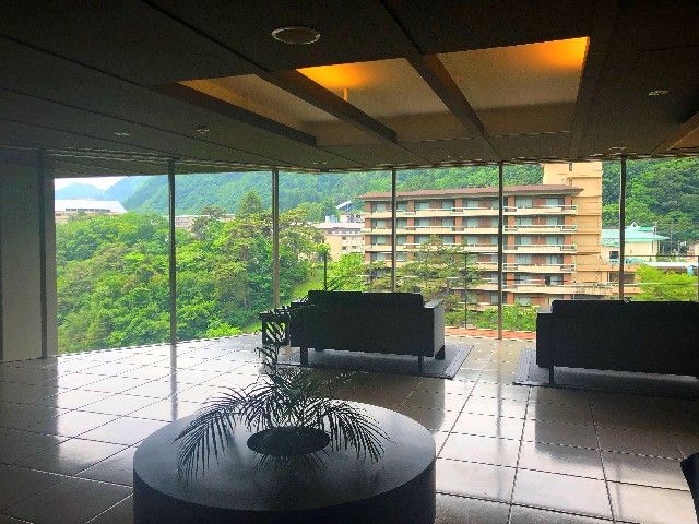 ロビーからは鬼怒川渓谷の絶景が☆★