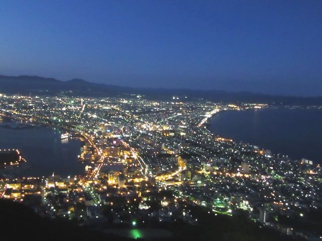 あまり知られていない「裏夜景」も★噂によると函館山を見渡す風景とか…。