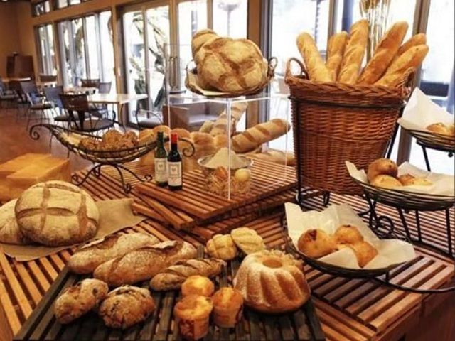 人気のベーカリーも…!!割引で食べられるかも☆