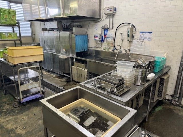 洗い場でのお仕事♪難しい内容はありませんので元気良く働きましょう♪派遣スタッフもいますよ！