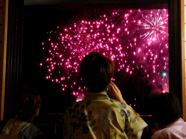 夏以外の時期にも花火が見られるのは熱海で働く特権かもしれません♪