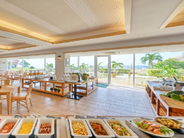 日当たりの良いお食事会場が自慢です！