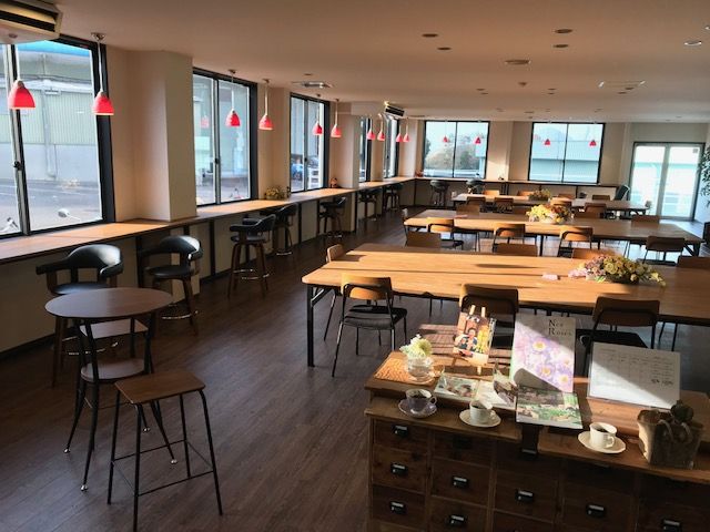 【休憩室】事務所にはカフェ風の休憩室や仮眠室がございます！