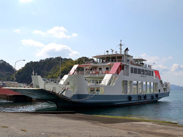 海、海、海、海づくしのリゾバです。たまにはフェリーを使って買い物へ（本島から約30分）