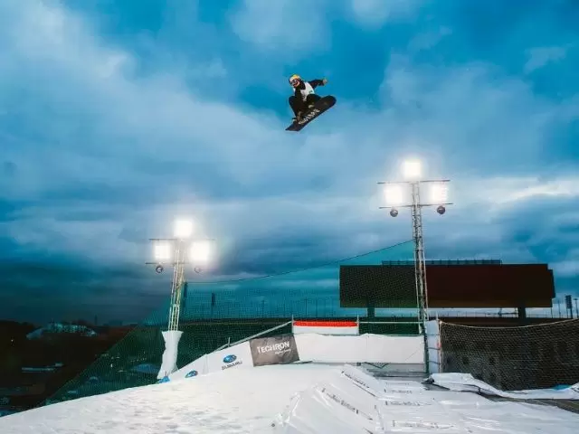 貴重なナイター営業もあるスキー場のバス券が使用可能です