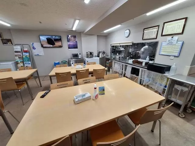 ■従業員食堂　手作りの料理を食べれます！