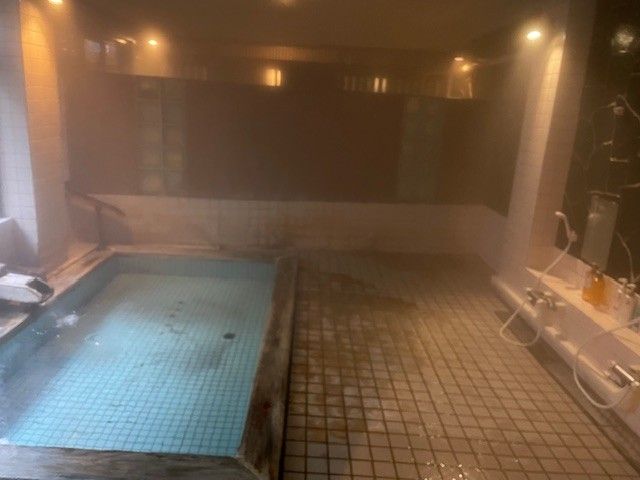 お風呂は館内の温泉に入って頂きます☆