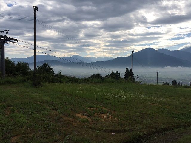 運が良ければ越後湯沢市街を覆う雲海が見れるかも！？幻想的な景色を楽しめます。